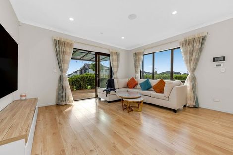 Photo of property in 9 Cloonlyon Drive, Flat Bush, Auckland, 2019