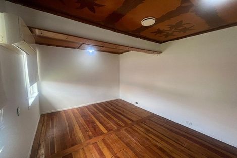 Photo of property in 92 Portage Road, New Lynn, Auckland, 0600