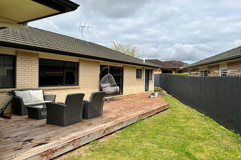 Photo of property in 24 Greig Place, Pukekohe, 2120