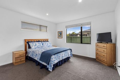 Photo of property in 2/176 Bowhill Road, New Brighton, Christchurch, 8083