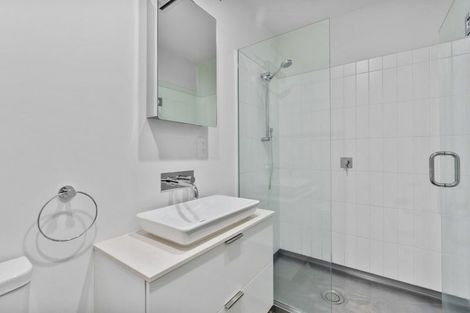 Photo of property in 8/83 Hinemoa Street, Birkenhead, Auckland, 0626