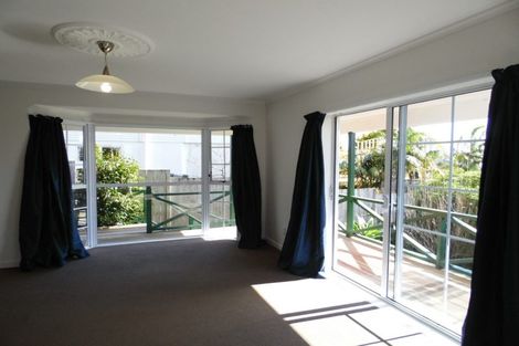 Photo of property in 1/150 Luckens Road, West Harbour, Auckland, 0618