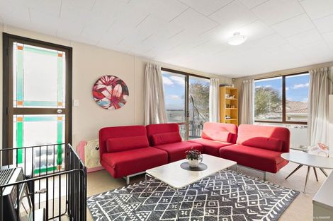 Photo of property in 33 Starforth Place, Henderson, Auckland, 0612