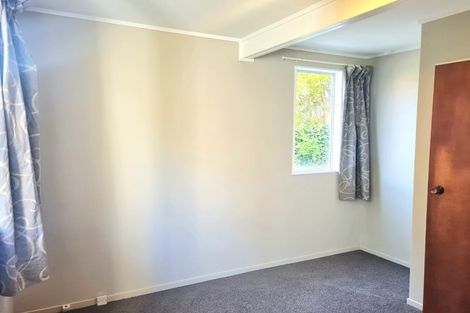 Photo of property in 13a Kingsbridge Place, Newlands, Wellington, 6037