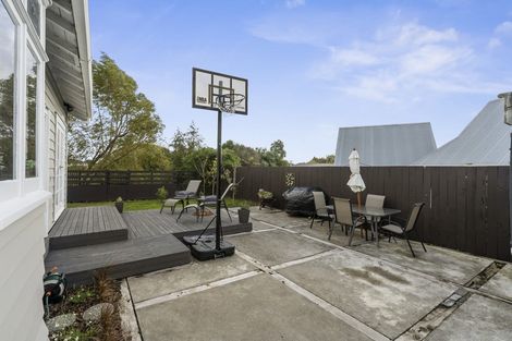 Photo of property in 20 Perrin Place, Kelvin Grove, Palmerston North, 4414