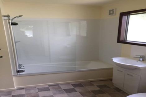 Photo of property in 93 Stewart Drive, Newlands, Wellington, 6037