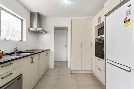 Photo of property in 60 Kohekohe Street, New Lynn, Auckland, 0600