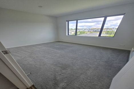 Photo of property in 167 Godfrey Drive, Orewa, 0931