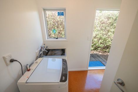Photo of property in 25 Stratford Drive, Cable Bay, 0420
