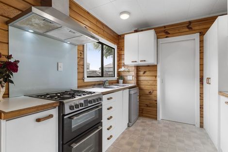 Photo of property in 185 Carnoustie Drive, Wattle Downs, Auckland, 2103
