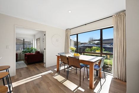 Photo of property in 27 Ravenscourt Place, Huntington, Hamilton, 3210