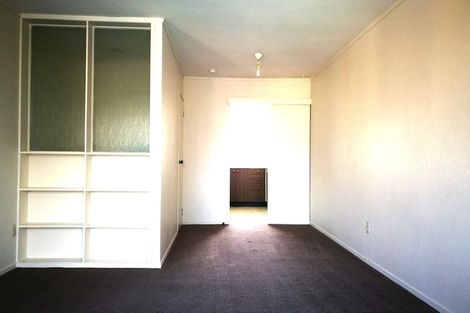 Photo of property in 2/320 Pakuranga Road, Pakuranga Heights, Auckland, 2010