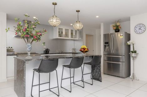 Photo of property in 28 Magnolia Rise, Waipahihi, Taupo, 3330