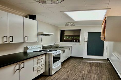 Photo of property in 2/30 Whitley Avenue, Ebdentown, Upper Hutt, 5018