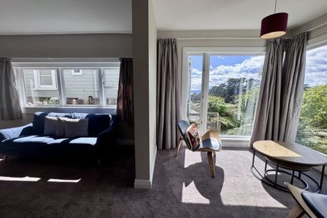 Photo of property in 40 Garden Road, Northland, Wellington, 6012