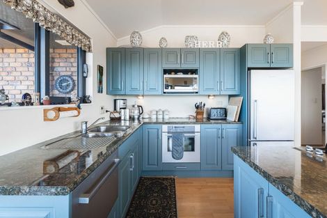 Photo of property in 51 Wharariki Road, Puponga, Collingwood, 7073