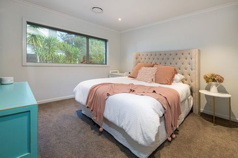 Photo of property in 131a Kowhai Road, Mairangi Bay, Auckland, 0630