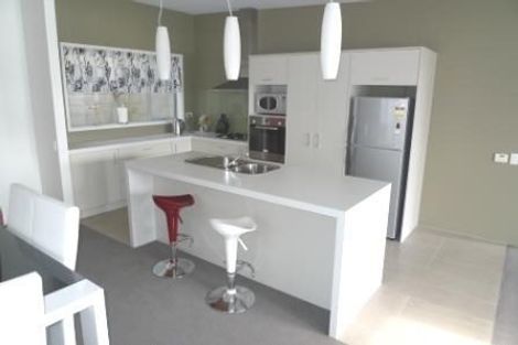 Photo of property in 25 Tamworth Crescent, Newlands, Wellington, 6037