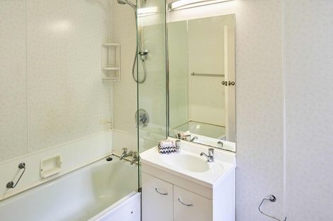 Photo of property in 1a/145 Ohiro Road, Brooklyn, Wellington, 6021