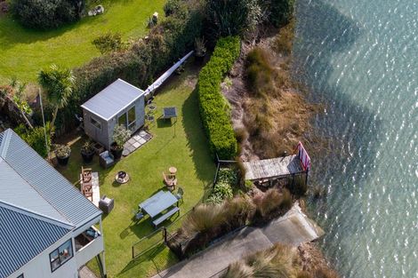 Photo of property in 48 Wainui Road, Raglan, 3225