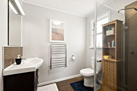 Photo of property in 23 Beazley Avenue, Paparangi, Wellington, 6037