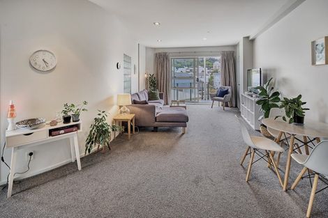 Photo of property in Stadium Garden Flats, 201/107 Thorndon Quay, Pipitea, Wellington, 6011