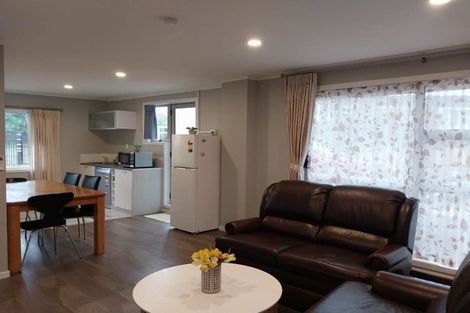 Photo of property in 121 Ennis Avenue, Pakuranga Heights, Auckland, 2010