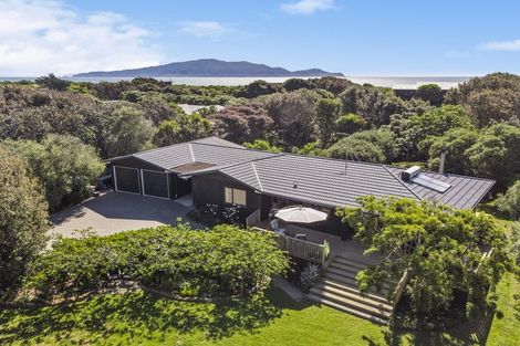 Photo of property in 140 Paetawa Road, Peka Peka, Waikanae, 5391