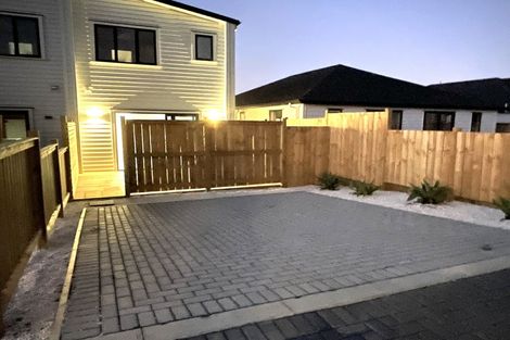 Photo of property in 42 Auranga Drive, Karaka, 2113