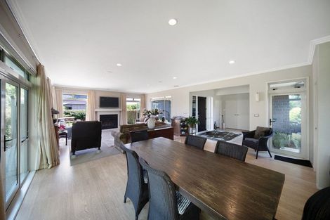 Photo of property in 14 Pescara Point, Karaka, Papakura, 2113