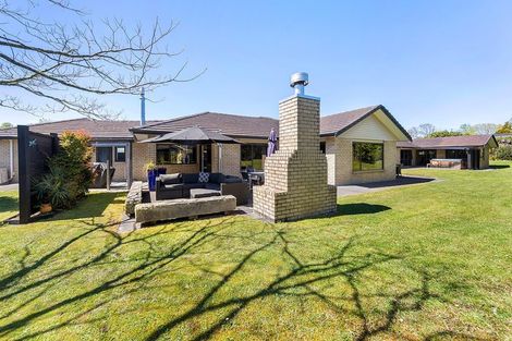 Photo of property in 52 School Road, Riverhead, 0820