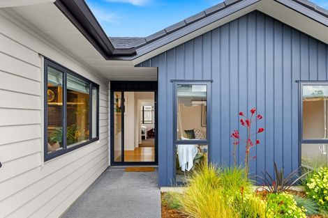 Photo of property in 75 Glenvar Ridge Road, Long Bay, Auckland, 0630