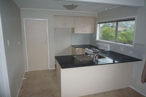 Photo of property in 71 Kemp Road, Massey, Auckland, 0614