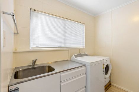 Photo of property in 15a Sarona Avenue, Glen Eden, Auckland, 0602