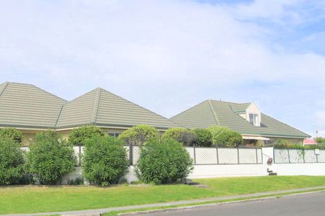 Photo of property in 4/10 Ranch Road, Mount Maunganui, 3116