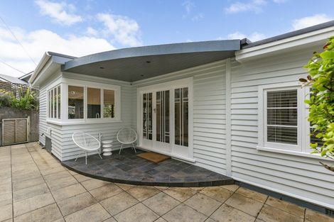 Photo of property in 32 Cecil Road, Wadestown, Wellington, 6012