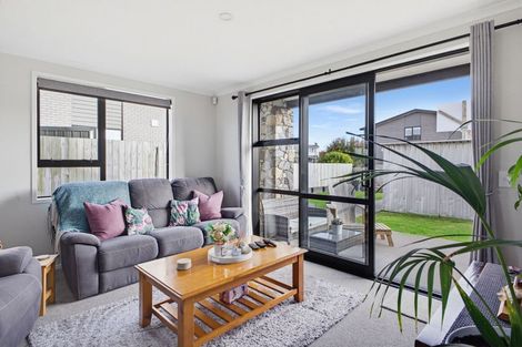 Photo of property in 15 Discovery Place, Marfell, New Plymouth, 4310