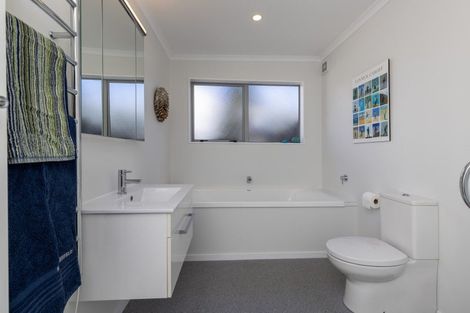 Photo of property in 80 The Esplanade, Raumati South, Paraparaumu, 5032