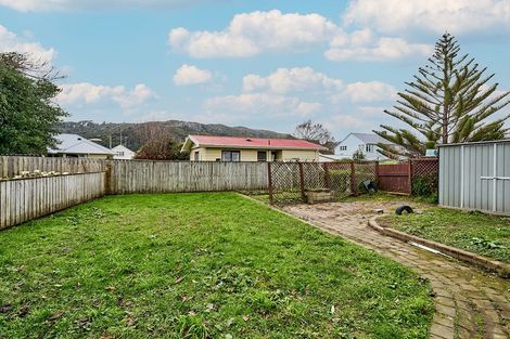 Photo of property in 24 Pearce Crescent, Taita, Lower Hutt, 5011