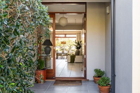 Photo of property in 1a Gillean Street, Havelock North, 4130