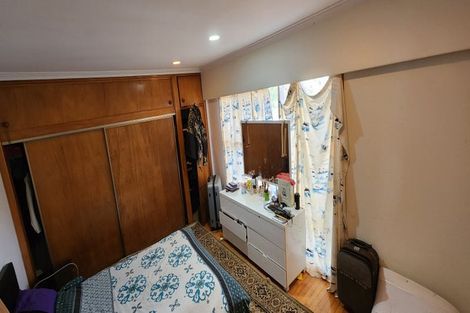 Photo of property in 15 Ellice Road, Totara Vale, Auckland, 0629