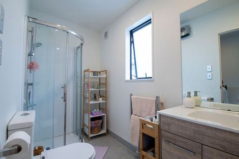 Photo of property in 1 Panga Place, Henderson, Auckland, 0612