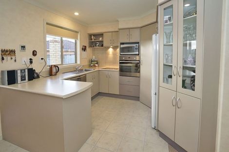 Photo of property in 55 Sovereign Isle Lane, Rototuna, Hamilton, 3210