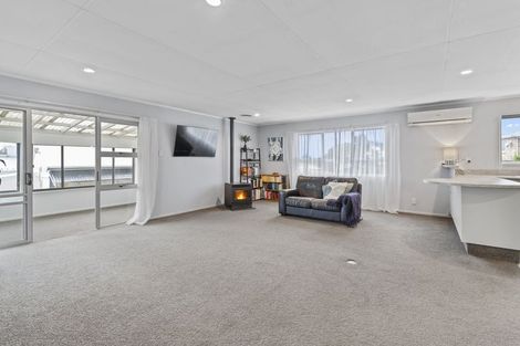 Photo of property in 14 Rainsford Street, Moturoa, New Plymouth, 4310