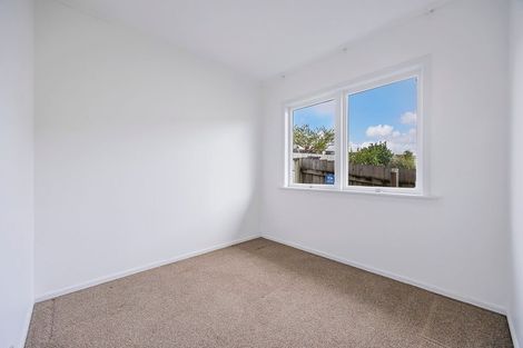 Photo of property in 9a Mackwood Place, Birkdale, Auckland, 0626