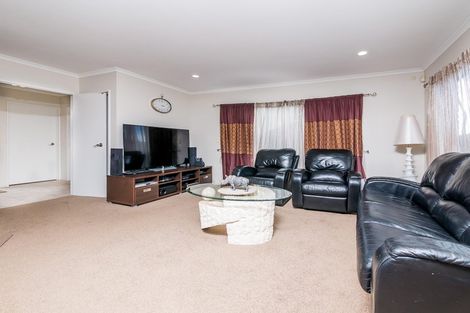 Photo of property in 16 Carrick Glen Avenue, Flat Bush, Auckland, 2019