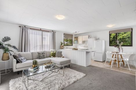 Photo of property in 39a Minaret Drive, Bucklands Beach, Auckland, 2014