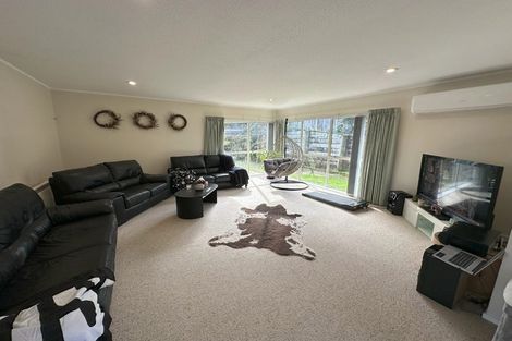 Photo of property in 5 Beachwater Grove, Paraparaumu Beach, Paraparaumu, 5032