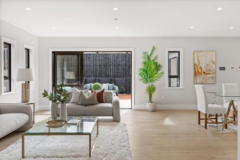 Photo of property in 7 Halcyon Bay Lane, Wainui, 0992