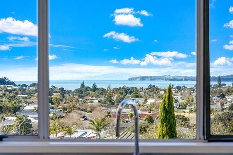 Photo of property in 10 Fairway Avenue, Red Beach, 0932